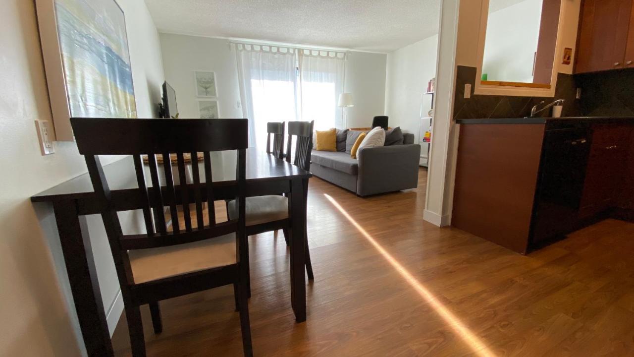 Cozy 2-Bedroom Condo Near Downtown, With Laundry, Parking, Balcony 卡加利 外观 照片
